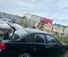 Breaking - Image 3/8