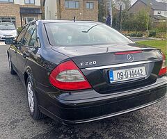 Mercedes Benz E220 Automatic