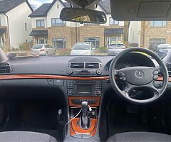Mercedes Benz E220 Automatic - Image 4/7