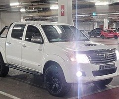 toyota hilux invincible - Image 3/10