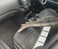 Breaking hyundai i30 2011 - Image 3/4
