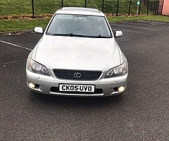 2005 Lexus IS 200