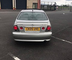 2005 Lexus IS 200 - Image 4/10