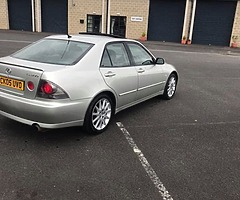2005 Lexus IS 200 - Image 5/10