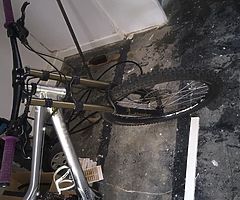 Giant trance downhill mountain bike