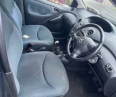 Toyota YARIS 2005 - Image 3/6