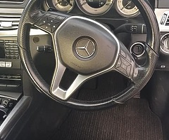 Mercedes Benz - Image 3/4