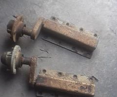 LOOKING FOR Indespension parts for trailer.