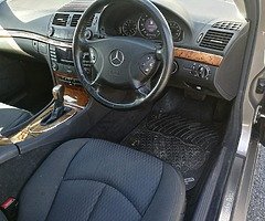 2004 Mercedes-Benz E-Class - Image 3/3