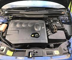 VolvoS40 - Image 6/10