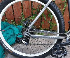 Selling my Carrera mountain bike due to no time to use it.i put 2 new continental tyres on it - Image 4/7