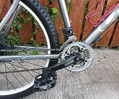 Selling my Carrera mountain bike due to no time to use it.i put 2 new continental tyres on it - Image 5/7