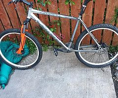 Selling my Carrera mountain bike due to no time to use it.i put 2 new continental tyres on it - Image 7/7