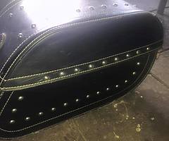 Cruiser saddle bags