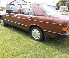 Merc 190 E - Image 8/10