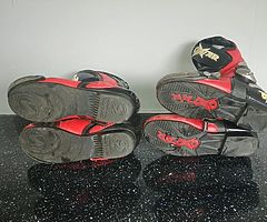 X2 pairs motorbike boots oxtar and Swift size 9