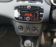 2010 FIAT Punto Evo - Image 5/9