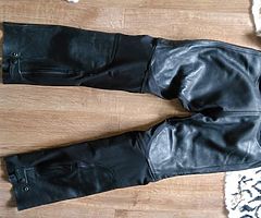 Triumph Cara ladies 2 piece leathers motorcycle motorbike suit - Image 6/9