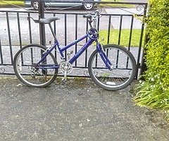 Bike, lock and pump for sale