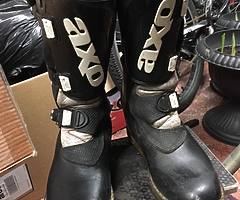 Trials boots size 7 1/2 good condition Bangor 07980626836 - Image 3/3