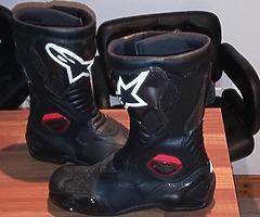 Shoei helmet, alpinestars gloves, alpinestars jacket, alpinestars tr - Image 3/6