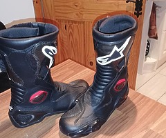 Shoei helmet, alpinestars gloves, alpinestars jacket, alpinestars tr - Image 4/6