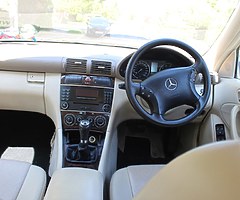 Se vinde Mercedess-Benz C180k, 2006 - Image 7/9