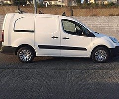Belingo 141 three seater van