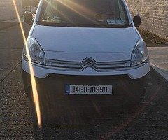 Belingo 141 three seater van