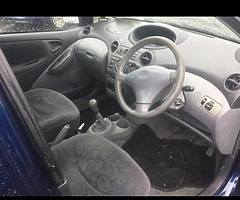 01 toyota yaris - Image 5/6