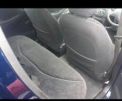 01 toyota yaris - Image 6/6