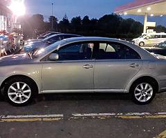 05 toyota avensis
