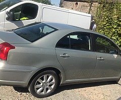 05 toyota avensis