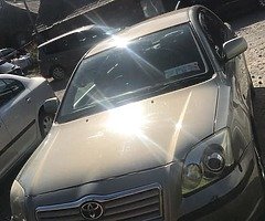 05 toyota avensis - Image 4/5