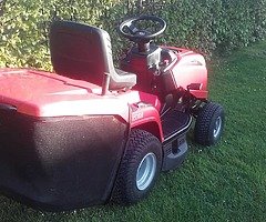 Ride on lawnmower for sale