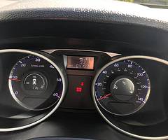 Huyndai IX35, 1.7 diesel, low miles - Image 9/10