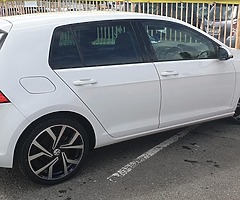 142 VOLKSWAGEN GOLF 1.6 TDI NEW WHEELS NEW TYRES LOW KM LOW TAX . FINANCE APPROVED WITHIN TWO HOURS - Image 4/6