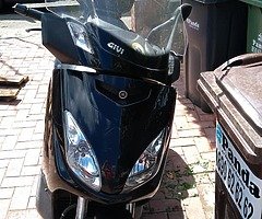 Yamaha XMAX 250