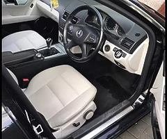 2010 Mercedes-Benz C-Class - Image 7/10
