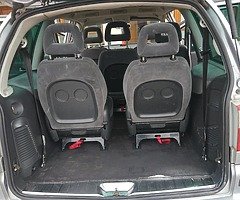 Ford Galaxy - Image 9/10