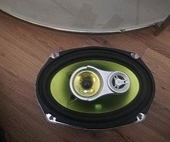 Pair of fussion encounter speakers 260 watts,4ohm