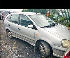nissan tino 1.6 petrol Cars driving perfect