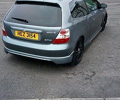 1.7d mot for another 7 months few marks here and there but good goin wee car - Image 4/6