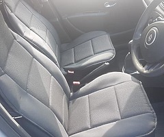 Renault clio 1.2 petrol music 2012 manual 5dr. - Image 3/9