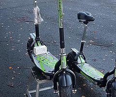 ELECTRIC Scooter Uber 300 watt (25kph) Delivery @ muckandfun Hige range of petrol and electric - Image 4/10