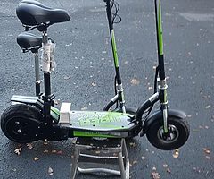 ELECTRIC Scooter Uber 300 watt (25kph) Delivery @ muckandfun Hige range of petrol and electric - Image 7/10
