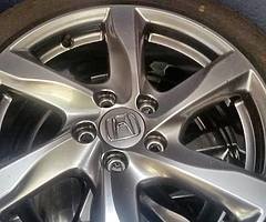 Honda civic 17inch alloy wheels with tyers