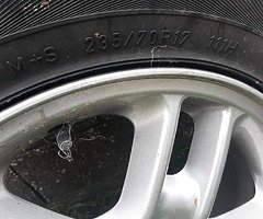 235 70 r17