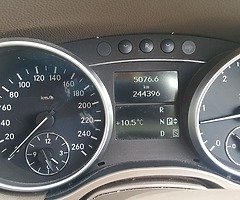 MERCEDES GL 320 CDI 4 MATIC - Image 9/10
