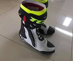 Txc boots size 9 - Image 3/3